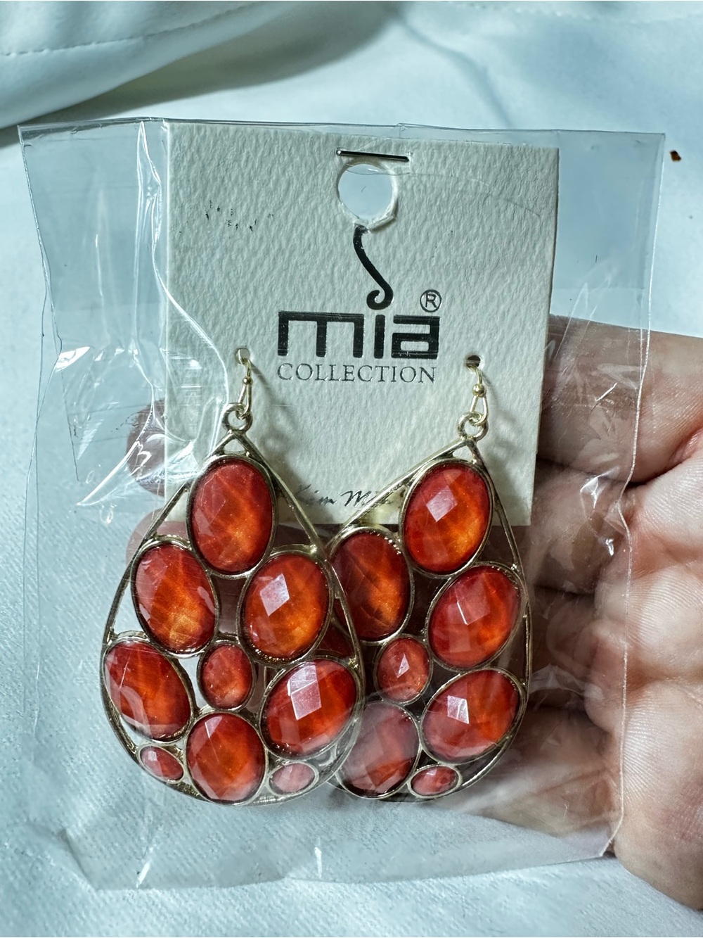 M40. Mia Collection Orange/Red Faceted Stone Gold Chandelier Earrings New